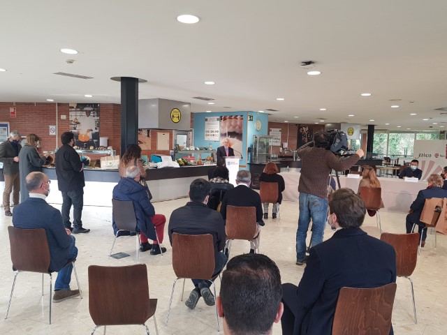 Parlamento, Xunta de Galicia e a ONG de José Andrés facilitarán menús de Nadal a familias e persoas vulnerables ao abeiro da canle Mercaproximidade